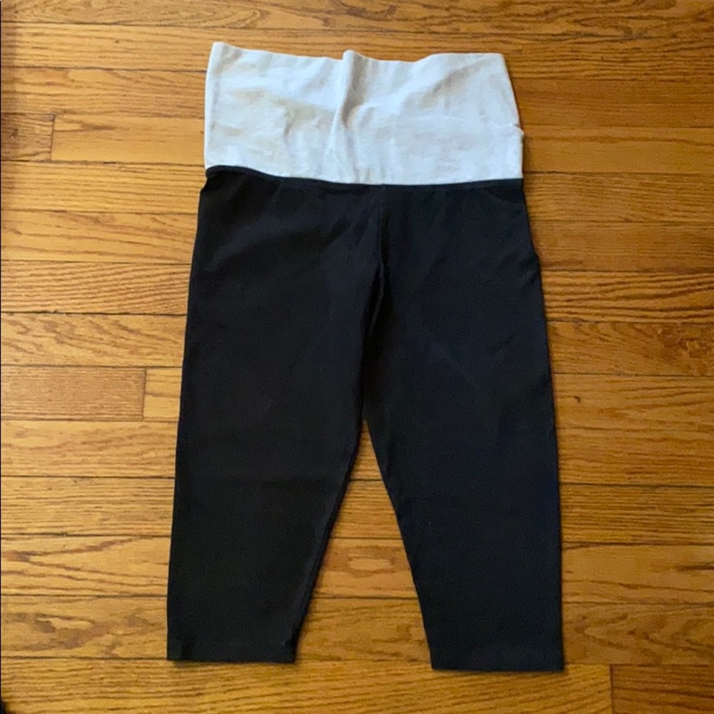 PINK yoga pants “cropped”
